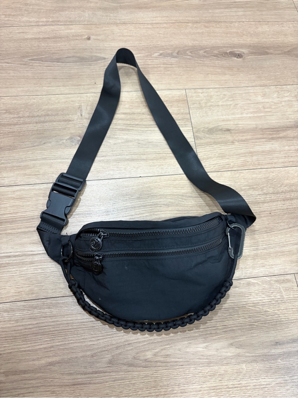 Steve Madden Black Crossbody Sling Bag with Chain Detail